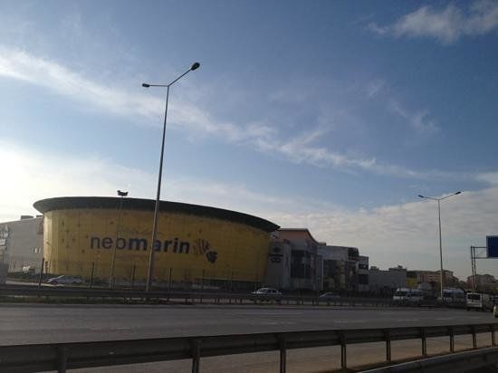 Neomarin Alışveriş Merkezi
