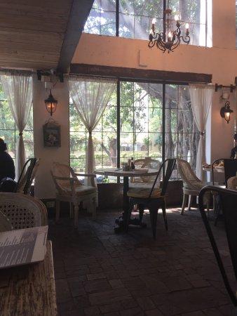 Amour Bistro