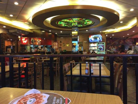 Shakeys Pizza