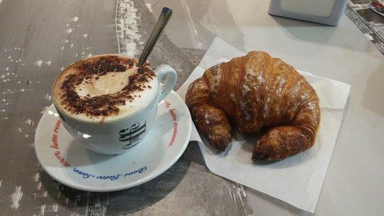 Di Carlo Cafe