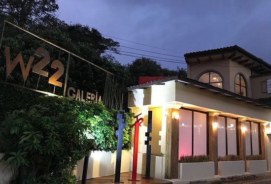 W22 Galeria