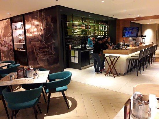 Manila Life Cafe