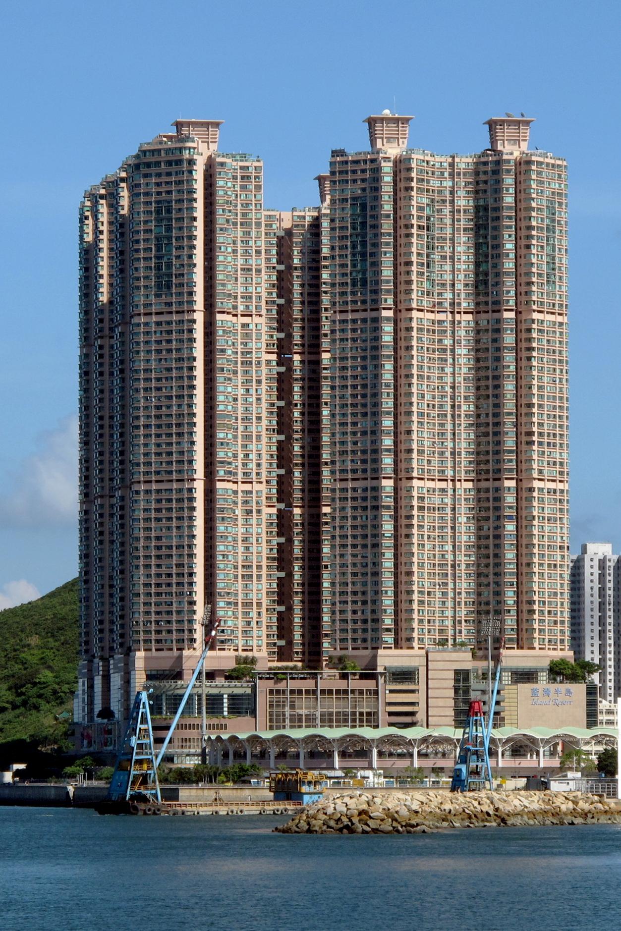 Island Resort Mall