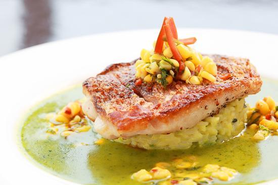 8ctavo Rooftop Restaurant & Lounge