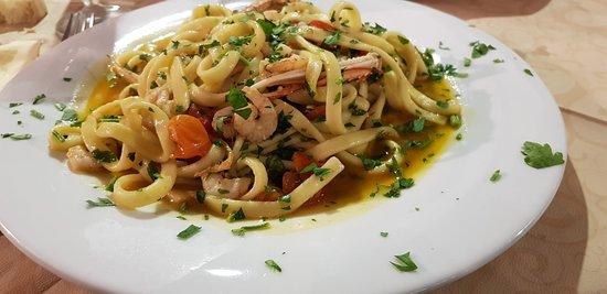 Pizzeria A Casa D'Amici Di Giuffrida Antonino