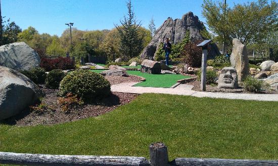 Mulligan's Island Golf and Entertainment