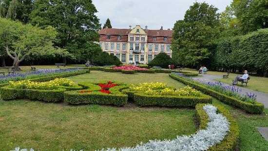 Pałac Opatów