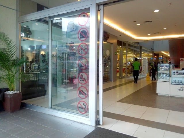Marina Mall
