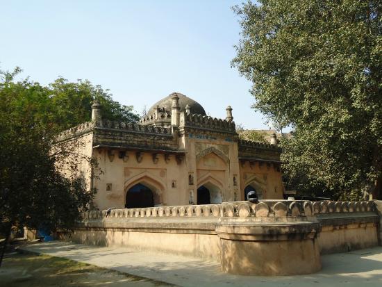 Mosquée Nilli Masjid