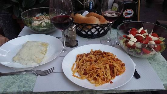 Cafe Charmant