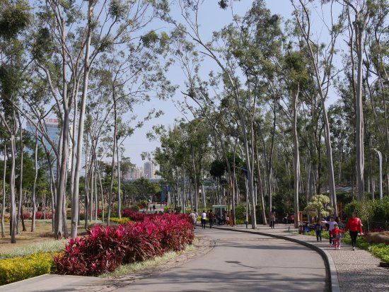 Zhonglun Park