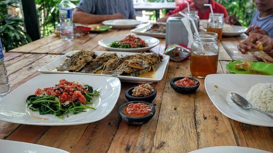 Warung dan Kolam Pancing Pan Brayut