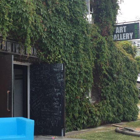 ivy box art gallery