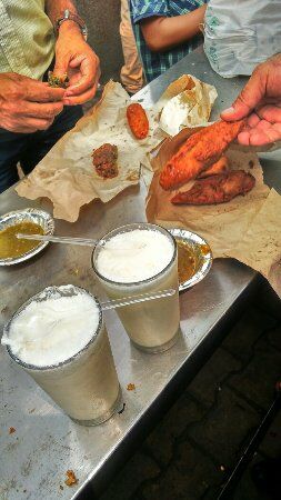 Khandani Pakodewala